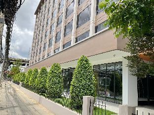 35 Bow Hotel - Tap to explore photos