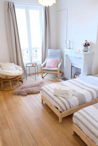 Aux pieds du Métro ligne 12