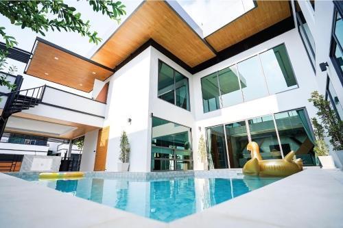 The One Pool Villa - Tap to explore photos