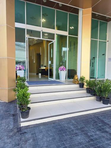 Convenient Grand Plus Hotel Suvarnabhumi