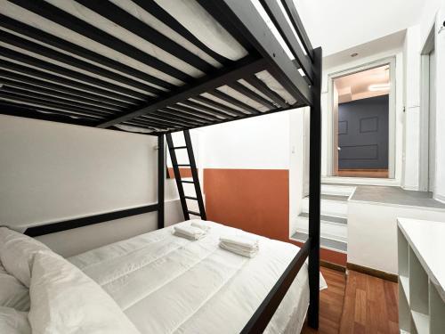 Boutique Trevi Apartment - Tap to explore photos
