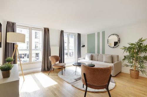 Pick A Flat's Apartement in Saint-Martin - Rue du faubourg Saint-Martin - Tap to explore photos