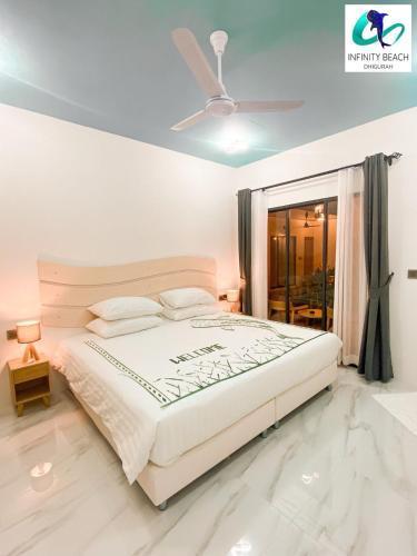 Infinity Beach Dhigurah
