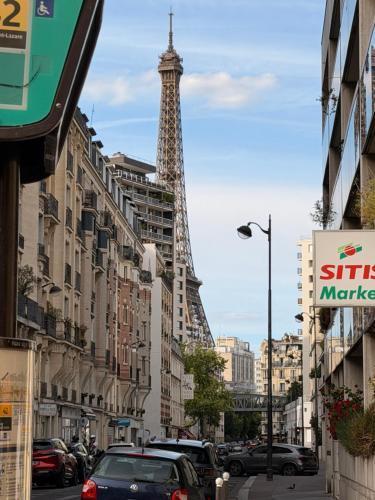 Duplex apartment in Paris metro Line 6