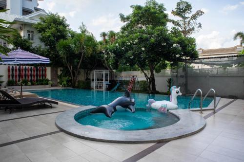 Shine Sukhumvit 33 Aparthotel Phrompong