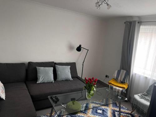 Plaistow comfort- single room - Tap to explore photos