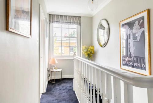 Magical Georgian Maisonette, Angel, Islington - Tap to explore photos