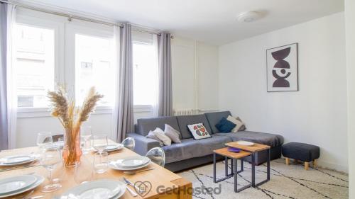 Parc Montsouris - Charming Apartment - GetHosted - Tap to explore photos