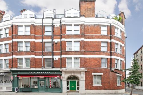 Charming Two-Bedroom Flat in Notting Hill