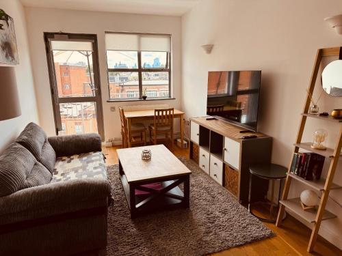 Entire 1 bed flat in the heart of London Islington - Tap to explore photos