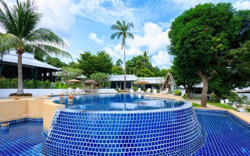 Peace Garden Resort, Koh Samui - Tap to explore photos