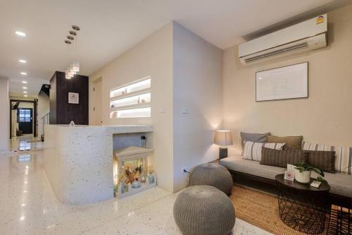 Potji's private apartment - Tap to explore photos