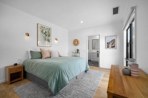 Beachside Retreat Blairgowrie Room Type - Three-Bedroom House