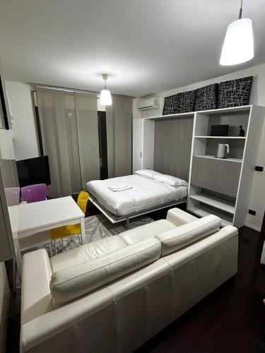 Fiumicino Relax House - Tap to explore photos