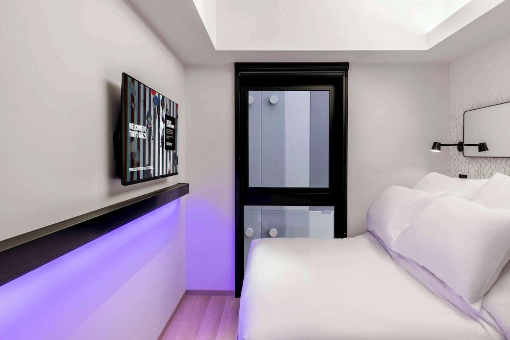 YOTEL Tokyo Ginza Room Type - Queen Room