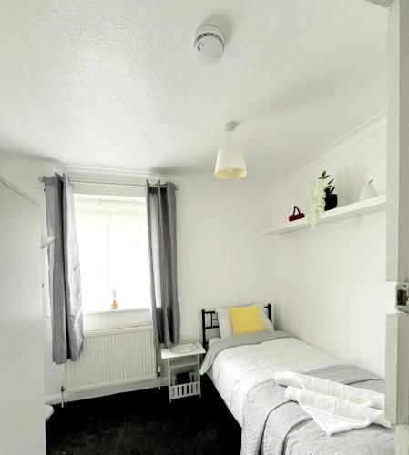 Cosy Room Stay 5 - Tap to explore photos