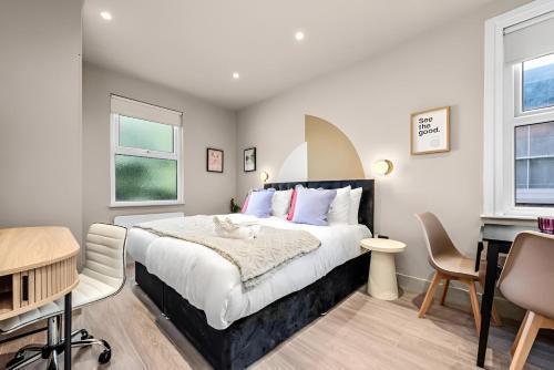 Boutique Studio Sanctuary with Bespoke Kitchenette