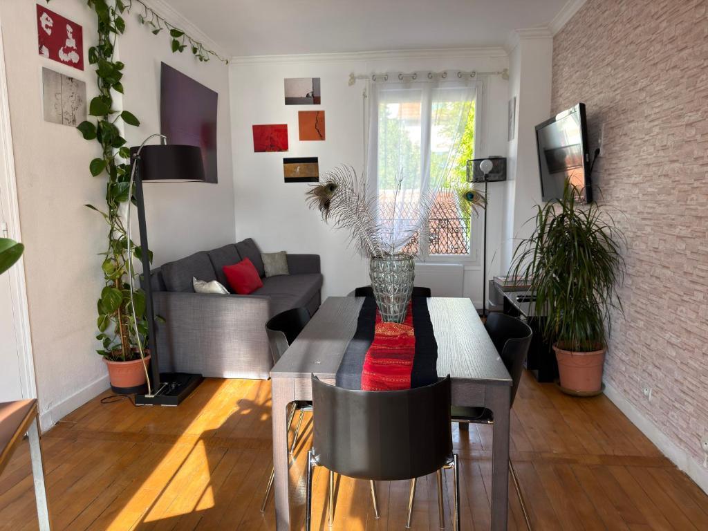 Appartement en duplex entre Paris et Versailles - Tap to explore photos
