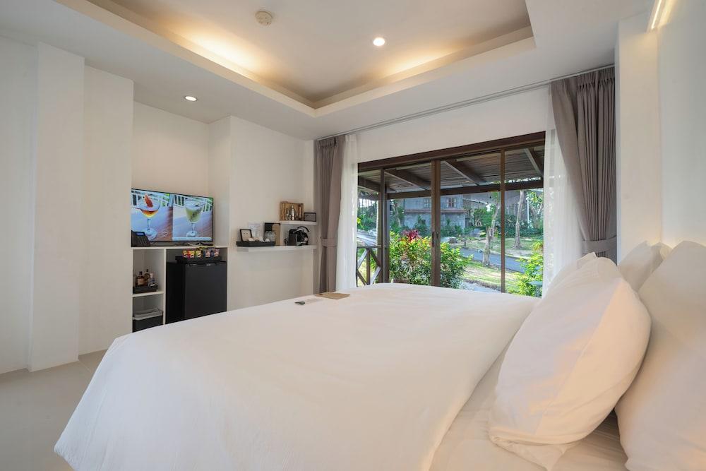 Anona Sunset Boutique Room Type - Deluxe Double Room, Balcony, Garden View Anona Sunset Boutique Room Type - Deluxe Double Room, Balcony, Garden View