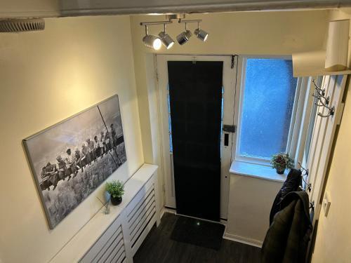 Contractor & Family Friendly House Romford - Tap to explore photos