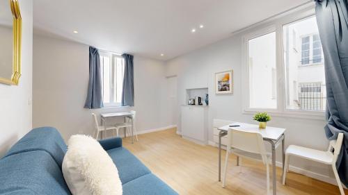 Bluestay 196 - Charmant Appartement au Marais - Tap to explore photos