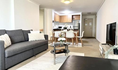 Readyset Apartments at The Summit Room Type - Three-Bedroom Apartment with View Readyset Apartments at The Summit Room Type - Three-Bedroom Apartment with View