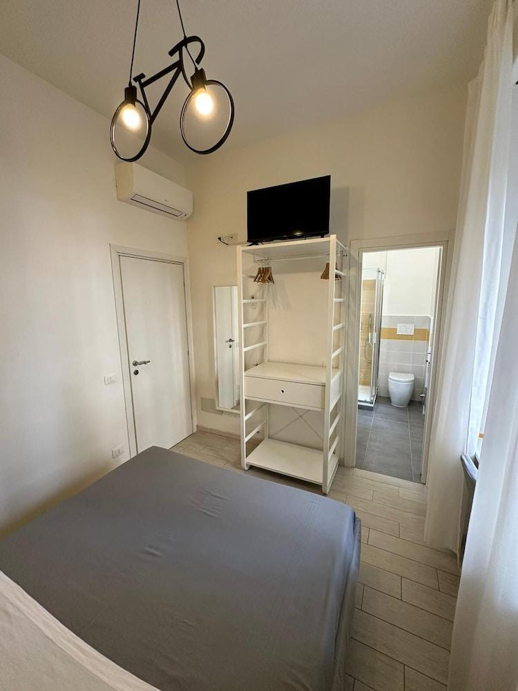 Bed&BikeRome ANGELICO Room Type - Comfort Double Room, 1 Queen Bed, Non Smoking, Private Bathroom
