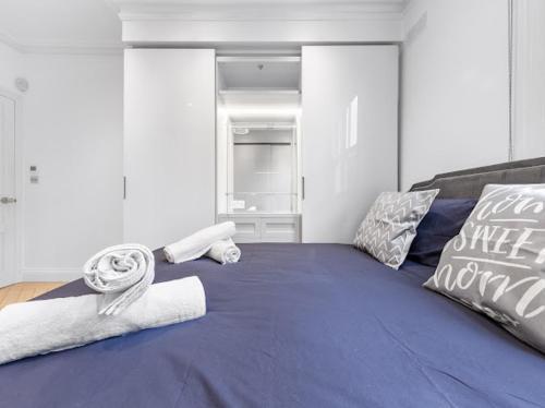 Casa Chelsea Lux 2 Bed - Tap to explore photos