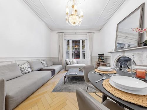 Casa Chelsea Lux 2 Bed - Tap to explore photos