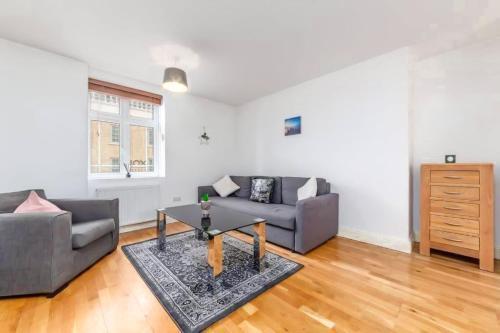 Lovely 2 BR with Patio Waterloo LM1 - Tap to explore photos