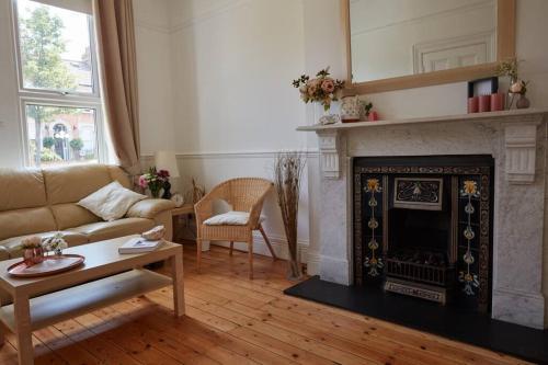 Beechhill House - London Holiday Home - Tap to explore photos