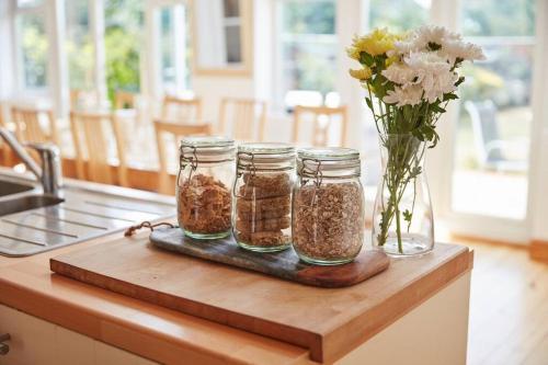 Beechhill House - London Holiday Home - Tap to explore photos