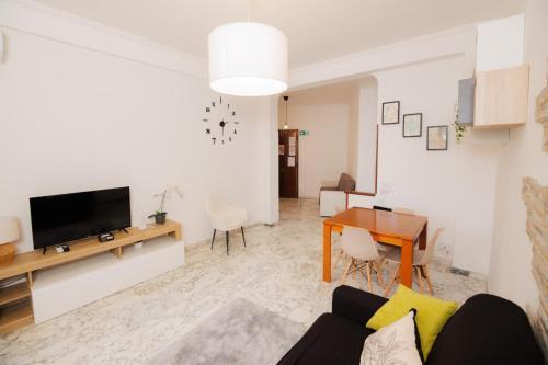 RHOME SUITE VATICAN APTS - Tap to explore photos
