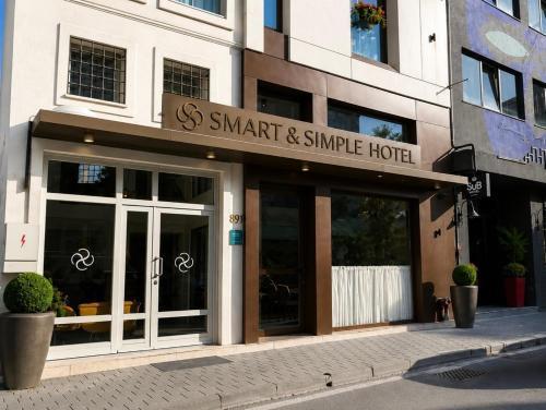 Smart and Simple Hotel Karakoy - Tap to explore photos