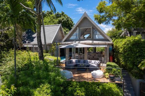 Sunset Villa with Wellness & Beach Access - Tap to explore photos