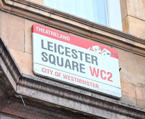 Peaceful and central Leicester Square Apartment - Tap to explore photos