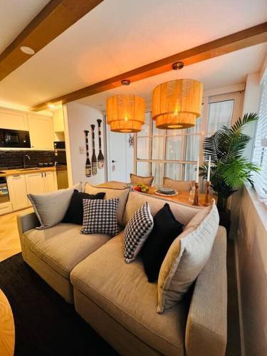 Nautical living in Manly - Tap to explore photos