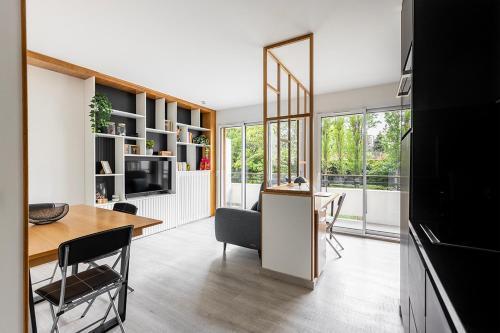 Studio avec balcon, proche de Paris tout équipé - Tap to explore photos