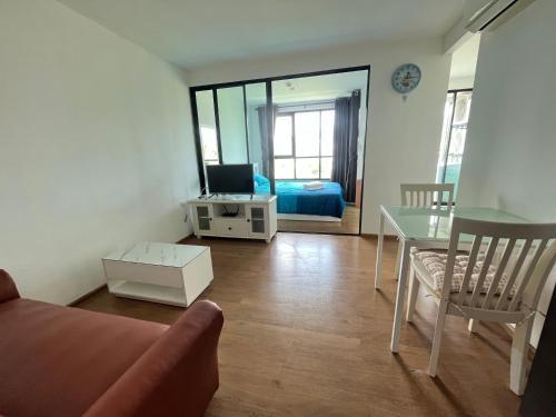 One bedroom Centrio - Tap to explore photos