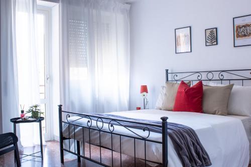 Tommys flat Room Type - Three-Bedroom Apartment