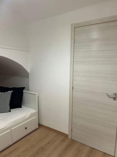 Caroline Home Room Type - One-Bedroom Apartment