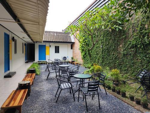 RYB Hostel Phuket - Tap to explore photos