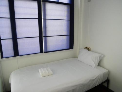RYB Hostel Phuket Room Type - Twin Room with Shared Bathroom