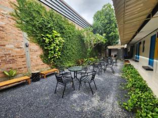 RYB Hostel Phuket - Tap to explore photos