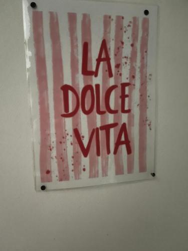 La Dolce Vita - Tap to explore photos