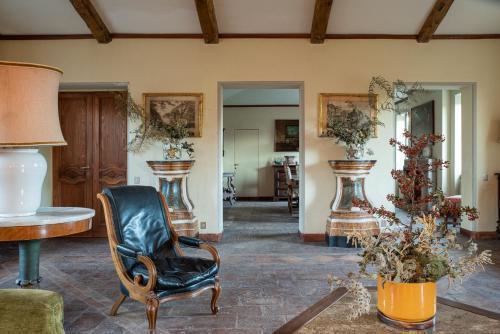 Villa Cicas - Tap to explore photos