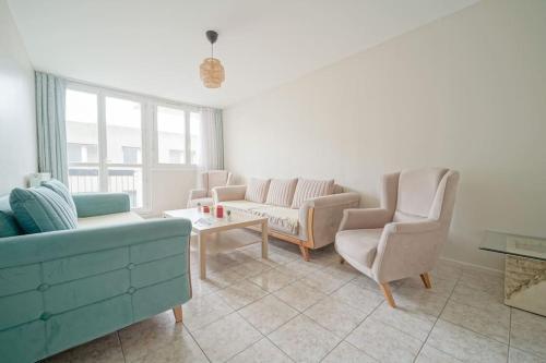 Doorman - Spacious 2BR Paris - Tap to explore photos