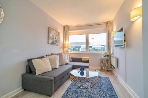 Contemporary Central Flat - Minutes to Oxford Street - Tap to explore photos