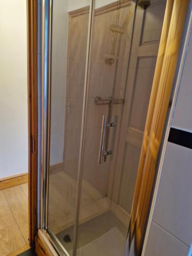 Your home away from home in Highgate - Tap to explore photos