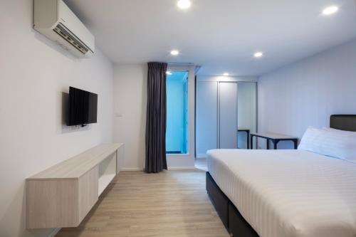 The Rizin Hotel Phratamnak Room Type - Standard King Room